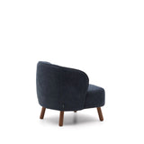 Sessel Ulit aus blaugrauer Chenille mit Beinen aus massivem Eschenholz mit Nussbaum-Finish von Kave Home – Bild 4
