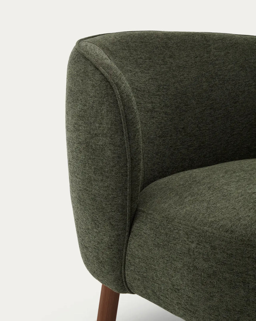 Sessel Ulit aus grüner Chenille mit Beinen aus massivem Eschenholz mit Nussbaum-Finish von Kave Home – Bild 7