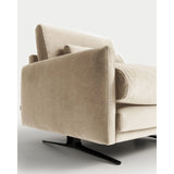 Sessel Veliro mit perlfarbenem Samt und Stahlbeinen mit schwarzem Finish FSC Mix Credit von Kave Home – Bild 9