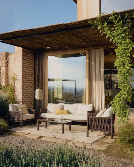 Set Aleria, bestehend aus einem 3-Sitzer-Sofa, zwei Sesseln sowie einem Couchtisch aus Aluminium und braunem Synthetikseil von Kave Home – Bild 2