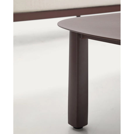 Set Aleria, bestehend aus einem 3-Sitzer-Sofa, zwei Sesseln sowie einem Couchtisch aus Aluminium und braunem Synthetikseil von Kave Home – Bild 9