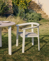 Set Erice mit 6 Stapelstühlen aus Aluminium und Seil und einem Tisch aus Aluminium und gehärtetem Glas in Ecru, 230 x 100 cm von Kave Home – Bild 3