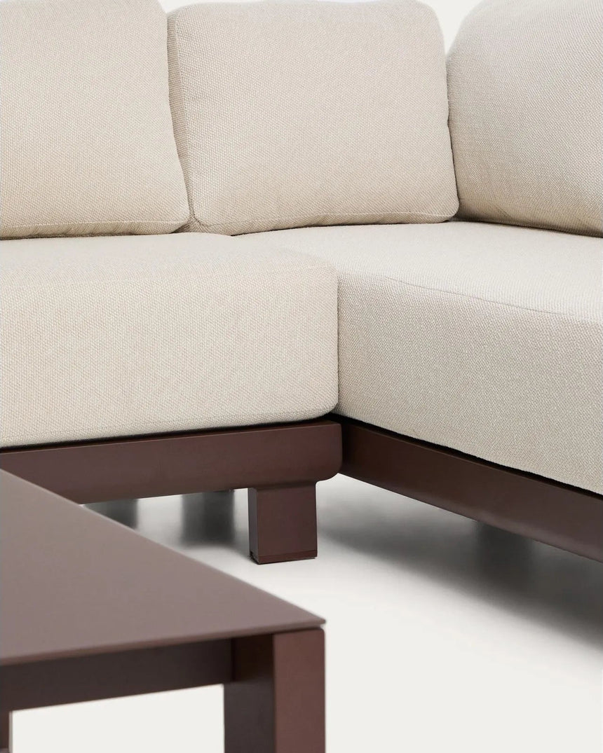 Set Nerano in Beige mit 5-Sitzer-Ecksofa und Couchtisch aus gehärtetem Glas und Aluminium von Kave Home – Bild 4