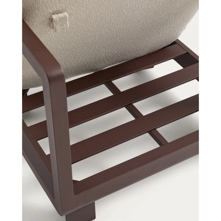 Set Nerano mit 5-Sitzer-Ecksofa, Sessel und Couchtisch aus gehärtetem Glas und Aluminium von Kave Home – Bild 10