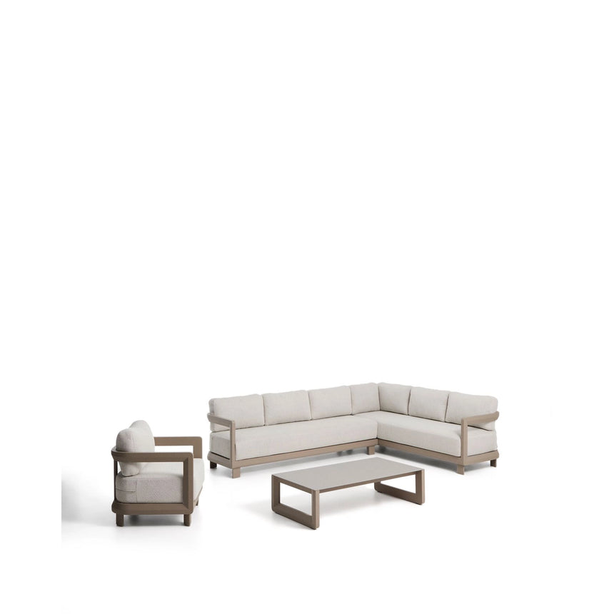 Set Nerano mit 5-Sitzer-Ecksofa, Sessel und Couchtisch aus gehärtetem Glas und Aluminium in Taupe von Kave Home – Bild 1