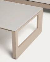 Set Nerano mit 5-Sitzer-Ecksofa, Sessel und Couchtisch aus gehärtetem Glas und Aluminium in Taupe von Kave Home – Bild 6