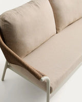 Set Zuara, bestehend aus einem 3-Sitzer-Sofa, zwei Sesseln sowie einem Outdoor-Tisch aus ecrufarbenem Aluminium und braunem Synthetikseil von Kave Home – Bild 4