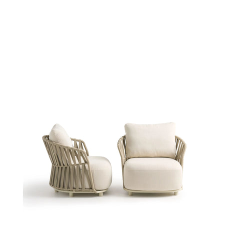 Set mit 2 Sesseln Osani aus ecrufarbenem Aluminium und taupefarbenem Seil und Beistelltisch Drasi aus Zement in Travertinoptik Ø 60 cm von Kave Home – Bild 2