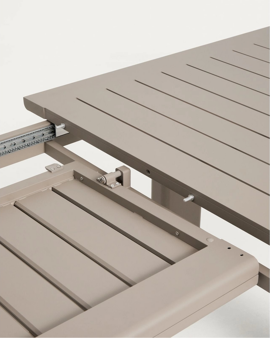 Set mit Ausziehtisch Livorno aus Aluminium in Taupe und 6 Stühlen Alimia aus Aluminium in Taupe und Synthetikseil in Braun, 233 (350) x 100 cm von Kave Home – Bild 6