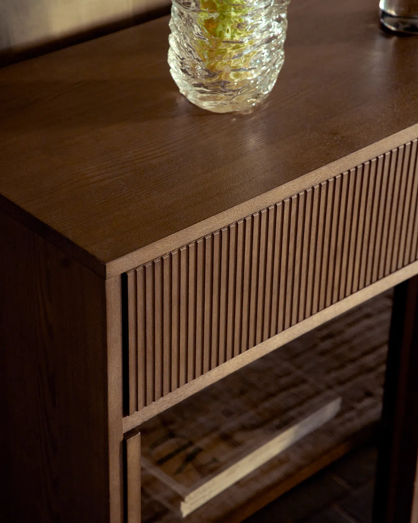 Sideboard Helvine 4 Türen 4 Schubladen Eichenfurnier mit Nussbaum-Finish und gehärtetes Glas 200 x 80 cm FSC 100% von Kave Home – Bild 3