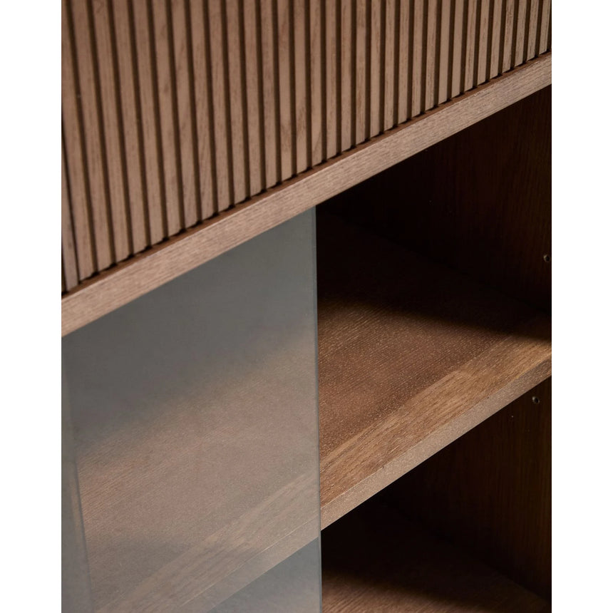 Sideboard Helvine 4 Türen 4 Schubladen Eichenfurnier mit Nussbaum-Finish und gehärtetes Glas 200 x 80 cm FSC 100% von Kave Home – Bild 9