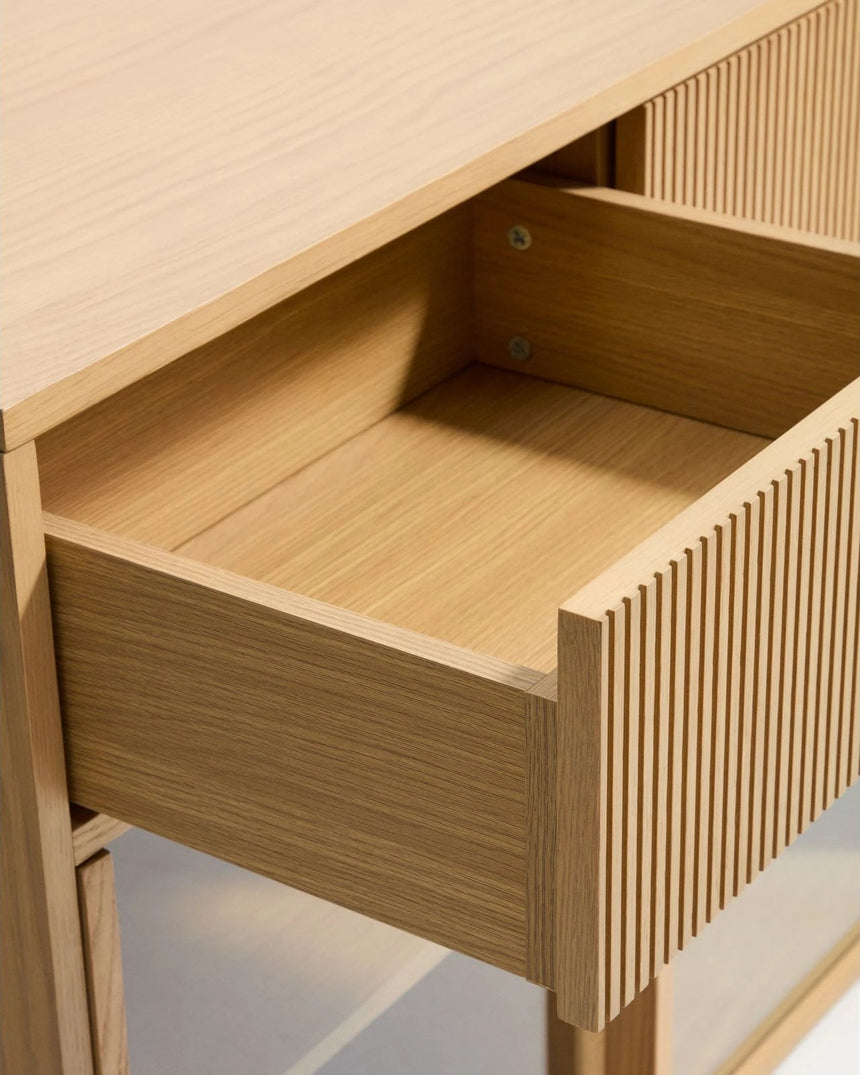 Sideboard Helvine mit 5 Türen und 5 Schubladen aus Eichenfurnier und gehärtetem Glas, 245 x 80 cm, FSC 100 % von Kave Home – Bild 5