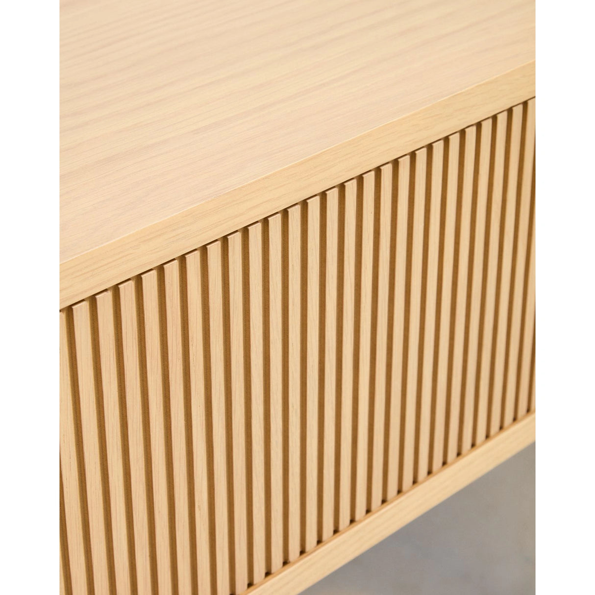 Sideboard Helvine mit 5 Türen und 5 Schubladen aus Eichenfurnier und gehärtetem Glas, 245 x 80 cm, FSC 100 % von Kave Home – Bild 6