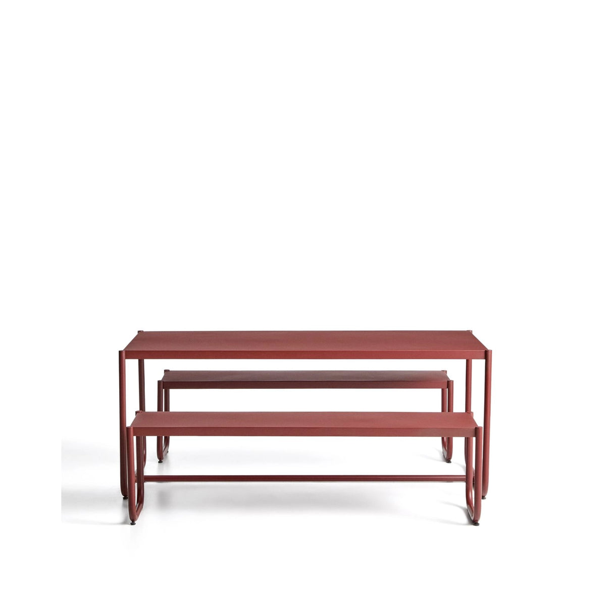 Sotil Set aus 2 Bänken und Tisch aus verzinktem Stahl mit granatfarbenem Finish 183 x 83 cm von Kave Home – Bild 1