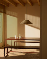 Sotil Set aus 2 Bänken und Tisch aus verzinktem Stahl mit granatfarbenem Finish 183 x 83 cm von Kave Home – Bild 3