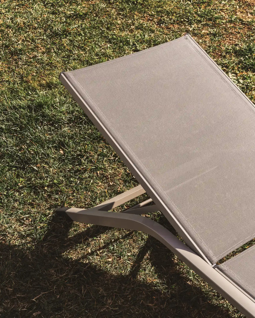 Stapelbare Sonnenliege Capraia aus Aluminium von Kave Home – Bild 3