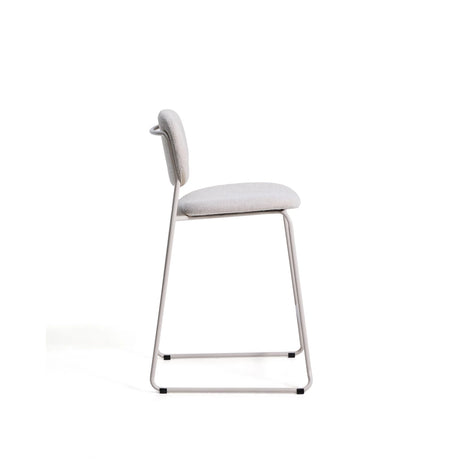 Stapelbarer Hocker Meli mit Chenille und Beinen aus Metall, FSC Mix Credit, 65 cm  von Kave Home – Bild 3