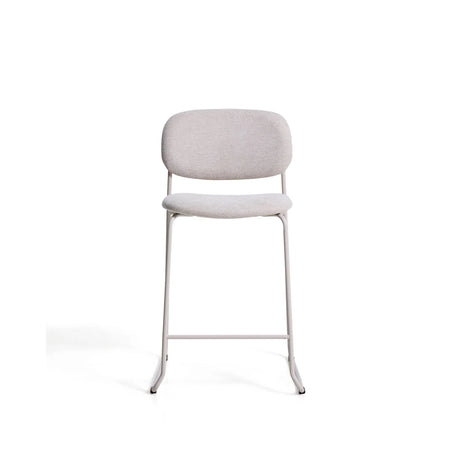 Stapelbarer Hocker Meli mit Chenille und Beinen aus Metall, FSC Mix Credit, 65 cm  von Kave Home – Bild 5