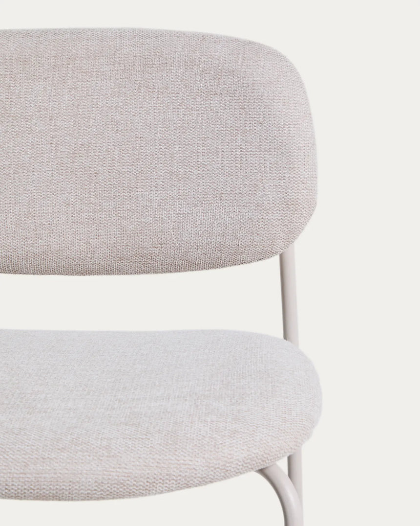 Stapelbarer Hocker Meli mit Chenille und Beinen aus Metall, FSC Mix Credit, 65 cm  von Kave Home – Bild 7