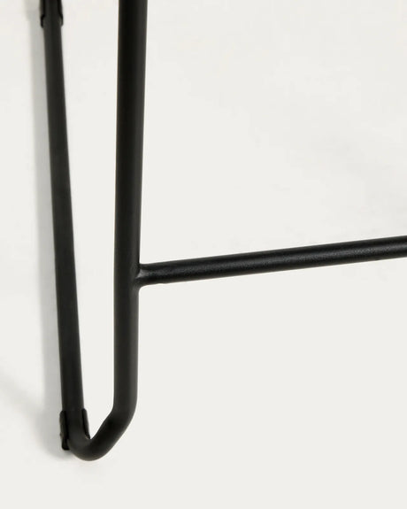 Stapelbarer Hocker Meli mit Chenille und Beinen aus Metall, FSC Mix Credit, 65 cm  von Kave Home – Bild 11