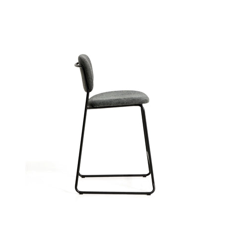 Stapelbarer Hocker Meli mit Chenille und Beinen aus Metall, FSC Mix Credit, 65 cm  von Kave Home – Bild 3