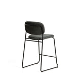 Stapelbarer Hocker Meli mit Chenille und Beinen aus Metall, FSC Mix Credit, 65 cm  von Kave Home – Bild 4