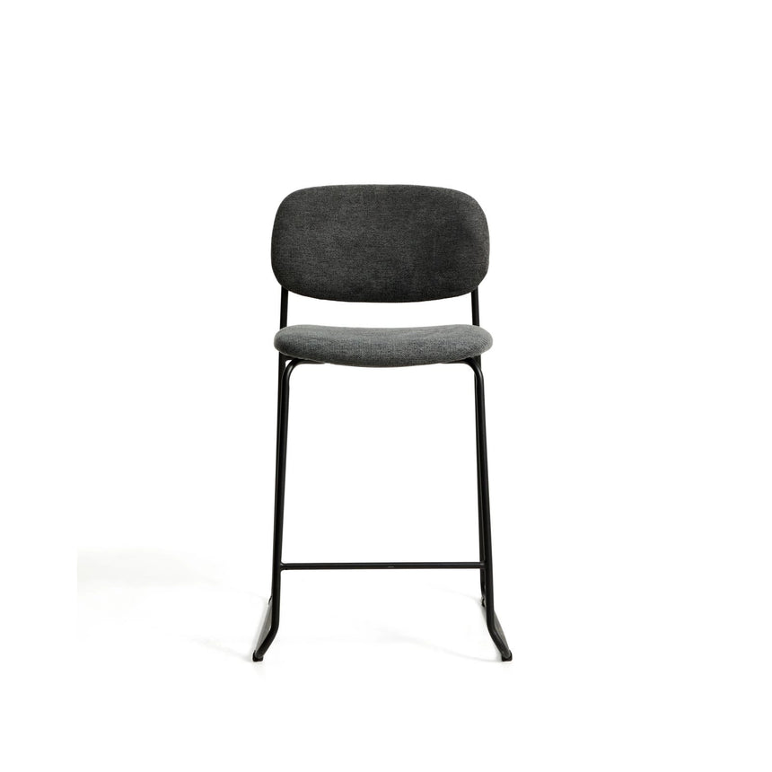 Stapelbarer Hocker Meli mit Chenille und Beinen aus Metall, FSC Mix Credit, 65 cm  von Kave Home – Bild 5