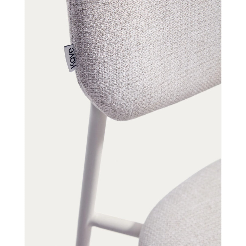 Stapelbarer Hocker Meli mit beiger Chenille und Beinen aus beigem Metall, FSC Mix Credit, 65 cm von Kave Home – Bild 10