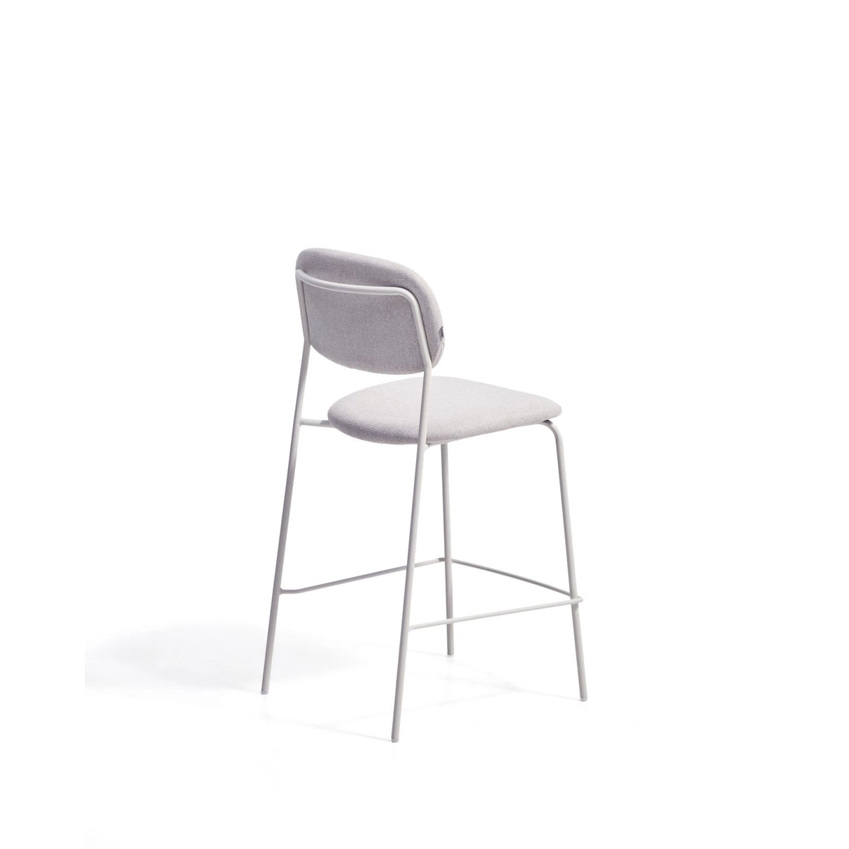 Stapelbarer Hocker Meli mit beiger Chenille und Beinen aus beigem Metall, FSC Mix Credit, 65 cm von Kave Home – Bild 5