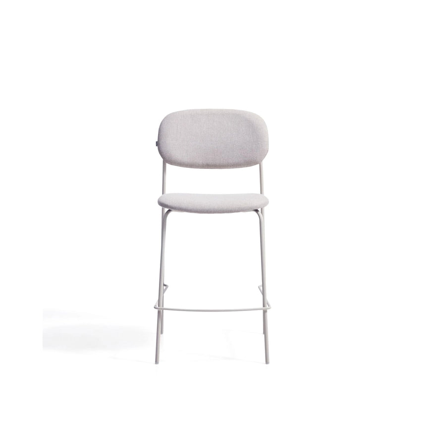 Stapelbarer Hocker Meli mit beiger Chenille und Beinen aus beigem Metall, FSC Mix Credit, 65 cm von Kave Home – Bild 6