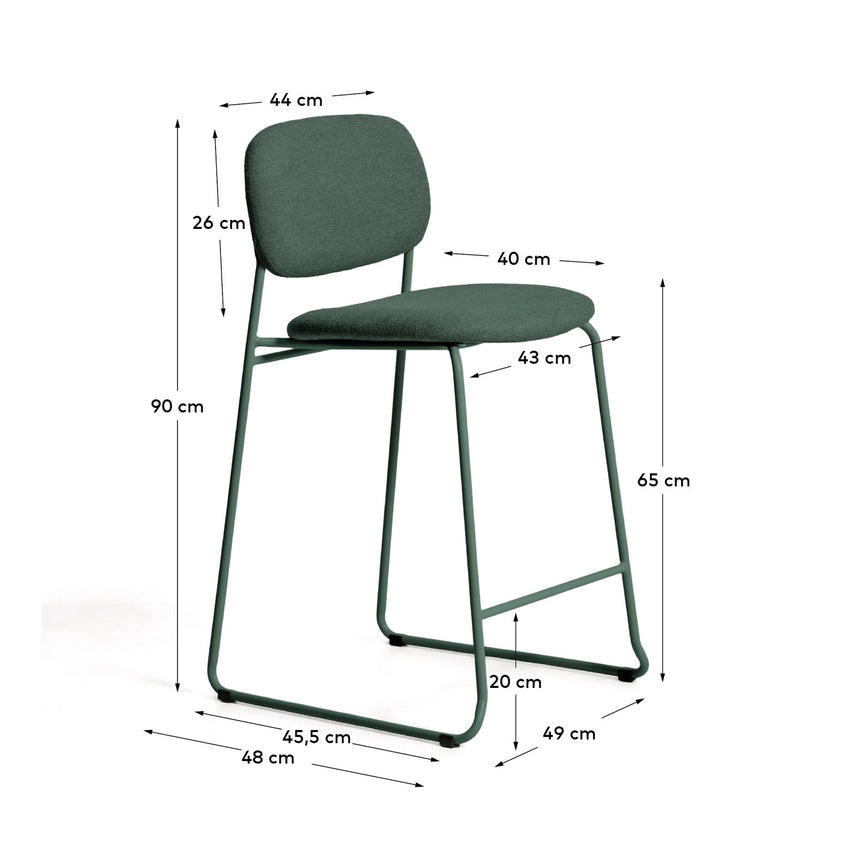 Stapelbarer Hocker Meli mit grüner Chenille und Beinen aus grünem Metall, FSC Mix Credit, 65 cm von Kave Home – Bild 2