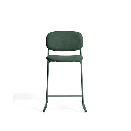 Stapelbarer Hocker Meli mit grüner Chenille und Beinen aus grünem Metall, FSC Mix Credit, 65 cm von Kave Home – Bild 5