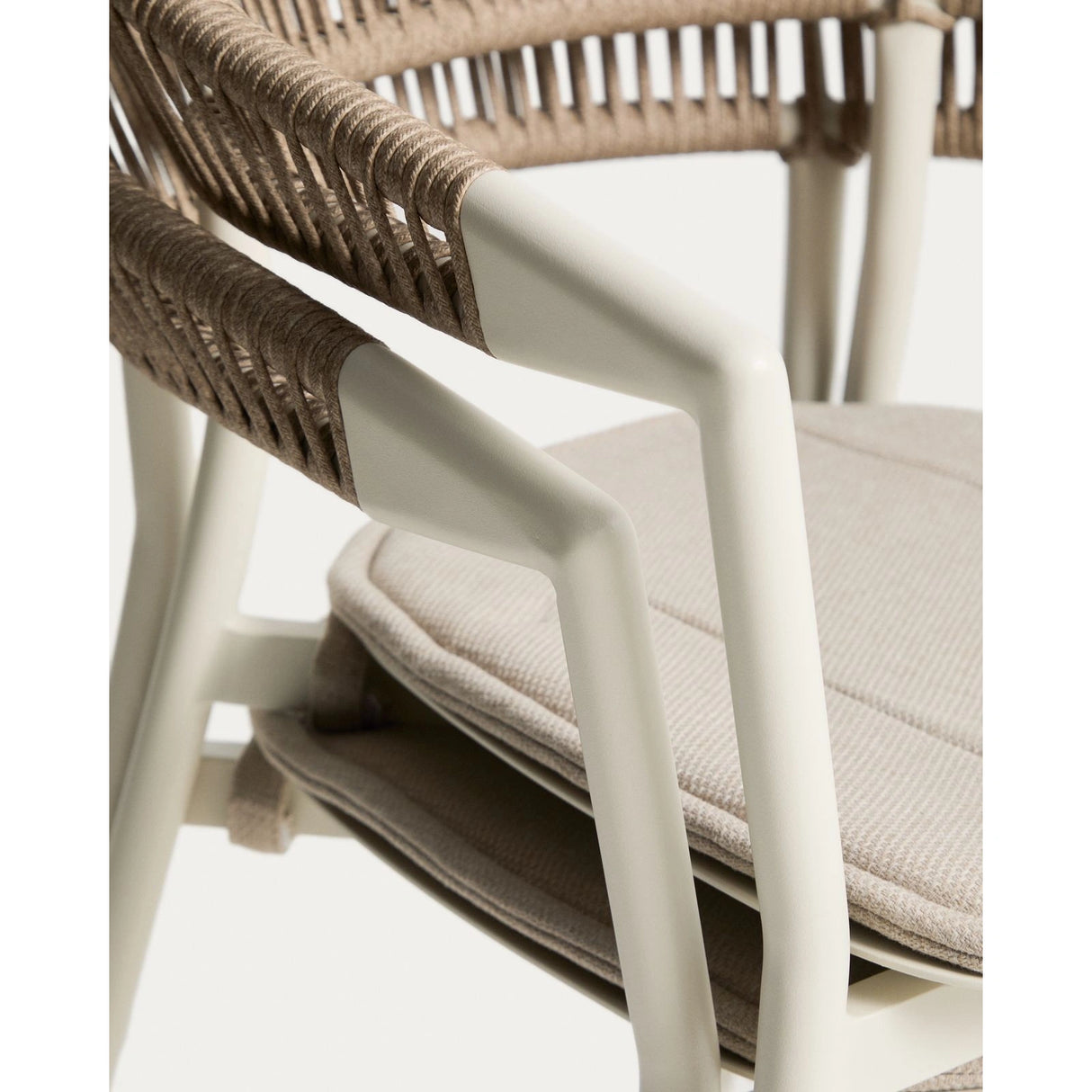 Stapelbarer Outdoor-Stuhl Alimia aus Aluminium in Ecru und beigem Synthetikseil von Kave Home – Bild 11