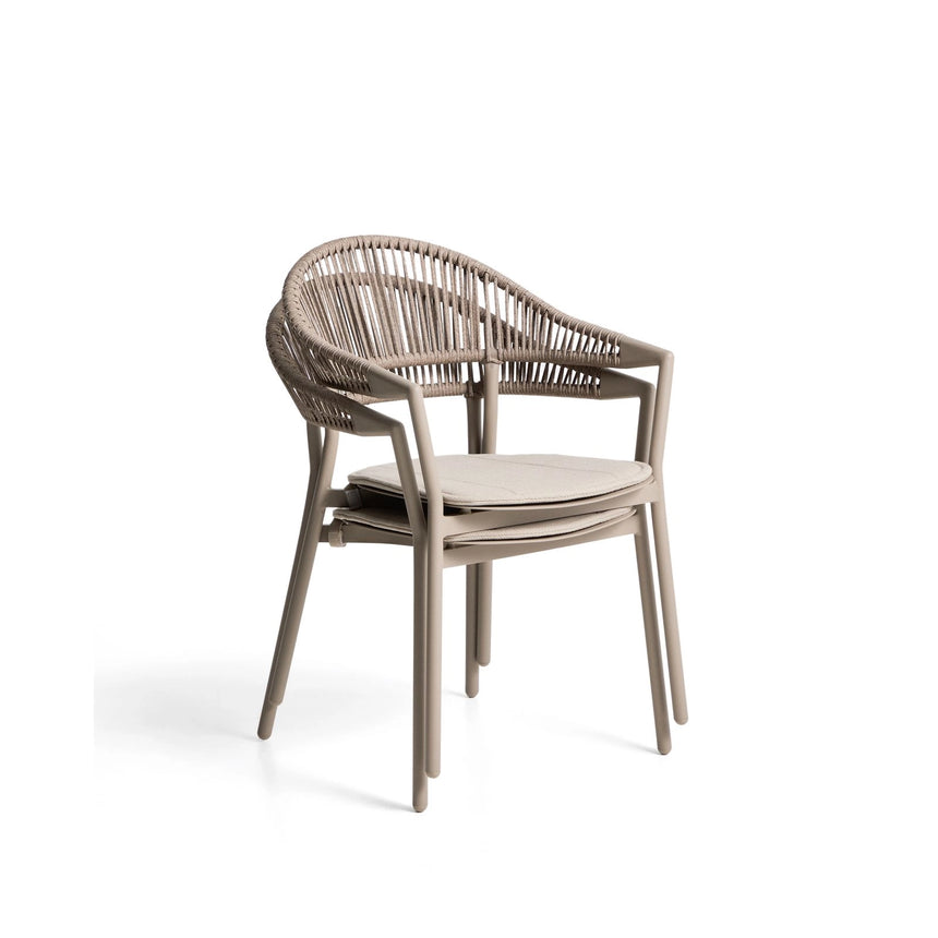 Stapelbarer Outdoor-Stuhl Alimia aus Aluminium in Taupe und braunem Synthetikseil von Kave Home – Bild 6