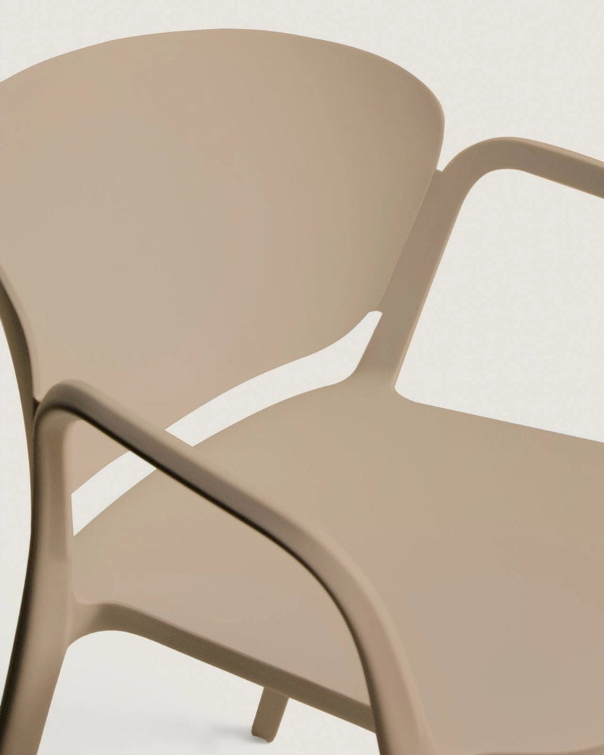 Stapelbarer Outdoor-Stuhl Ania in Beige von Kave Home – Bild 6