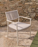 Stapelbarer Outdoor-Stuhl Argasi aus Aluminium in Ecru und grauem Synthetikseil von Kave Home – Bild 2
