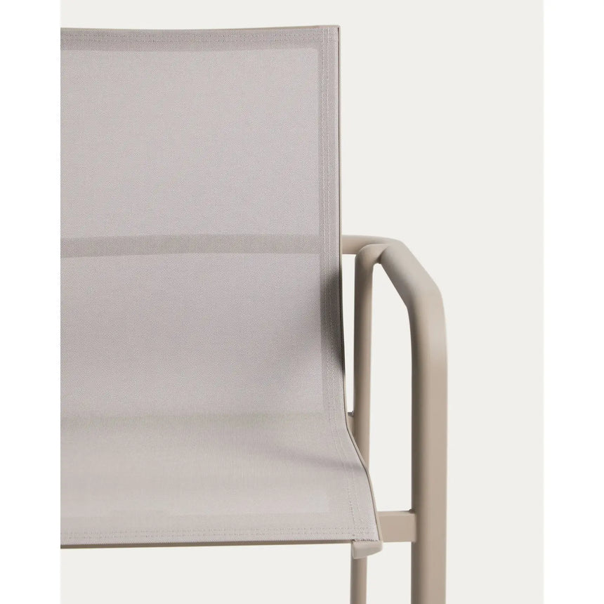 Stapelbarer Outdoor-Stuhl Canea aus beigem Texteline und Aluminium in Taupe von Kave Home – Bild 9