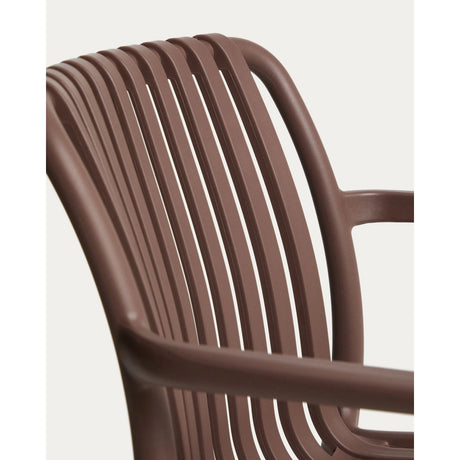 Stapelbarer Outdoor-Stuhl Isabellini in Braun von Kave Home – Bild 10