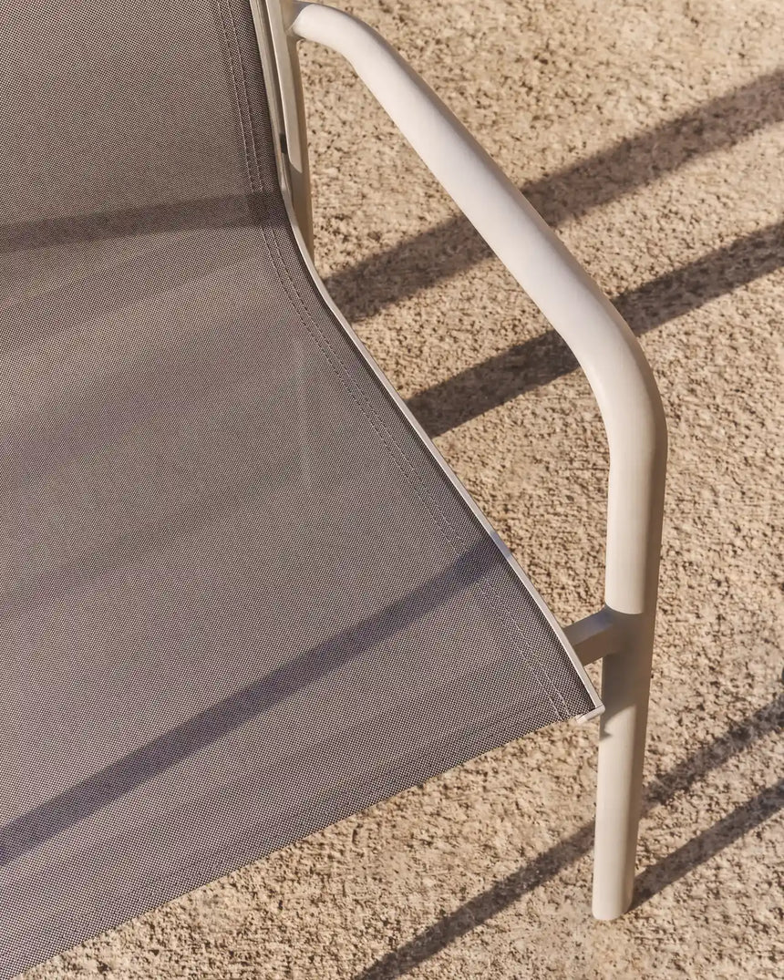 Stapelbarer Outdoor-Stuhl Luri aus Aluminium in Ecru und beigem Texteline von Kave Home – Bild 3