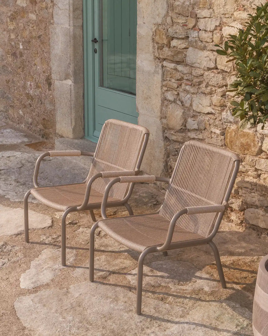 Stapelbarer Sessel Salis aus ecrufarbenem Aluminium und ecrufarbenem Synthetikseil von Kave Home – Bild 2