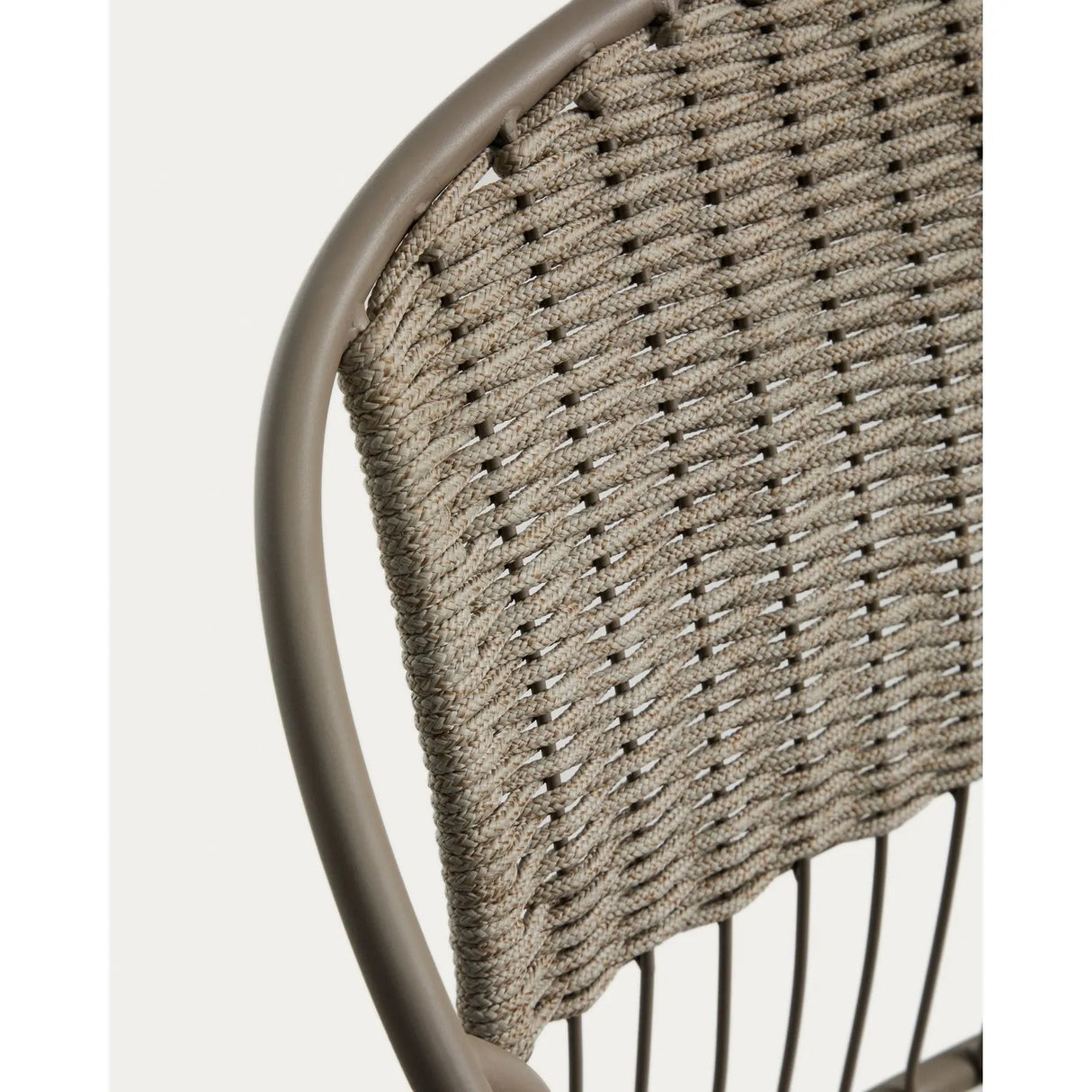 Stapelbarer Stuhl Atrani aus verzinktem Stahl und Seil von Kave Home – Bild 10