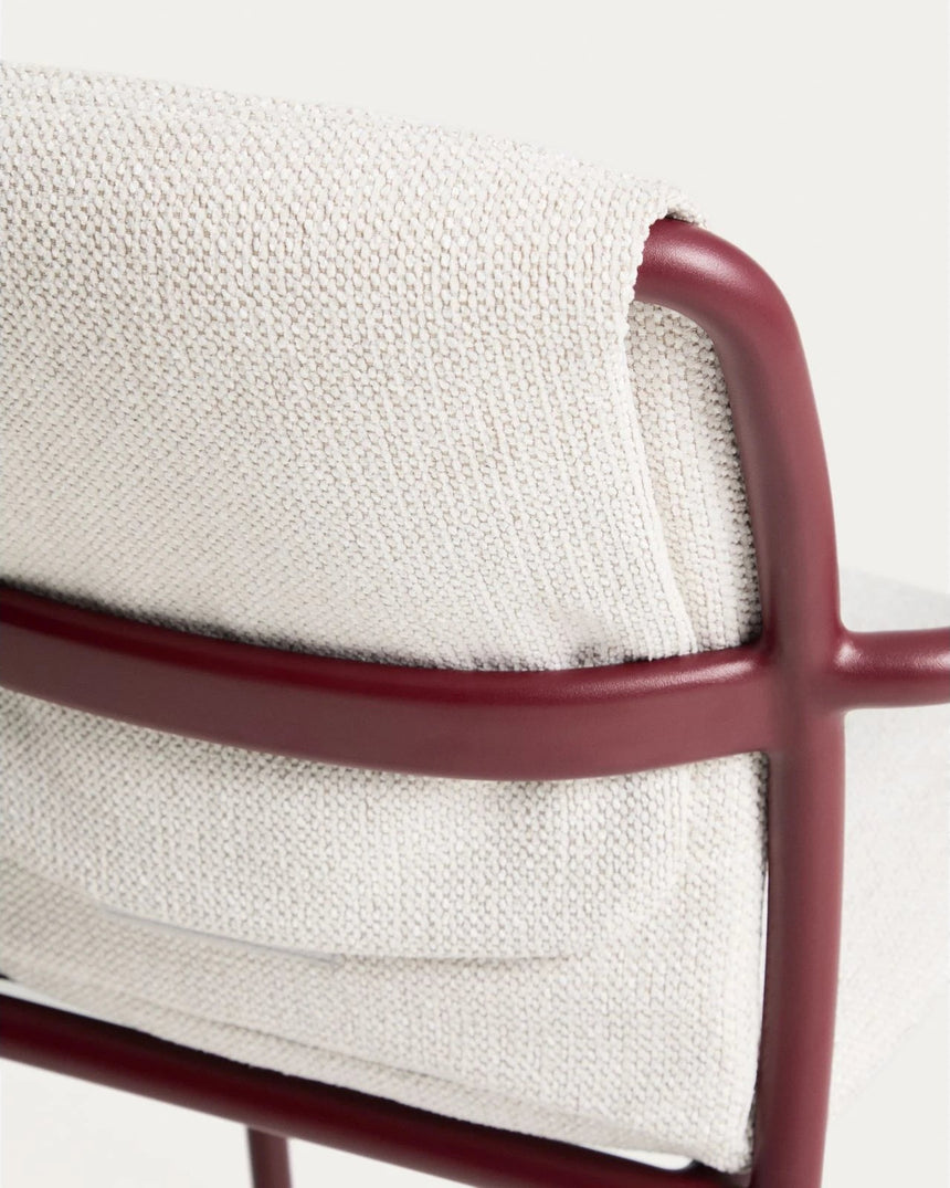 Stapelbarer Stuhl Linosa aus Aluminium in Granatrot mit beigem Kissen von Kave Home – Bild 8