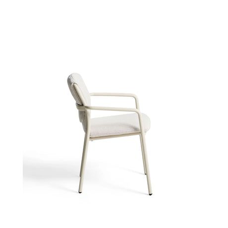 Stapelbarer Stuhl Linosa aus Aluminium in Naturfarbe mit beigem Kissen von Kave Home – Bild 4