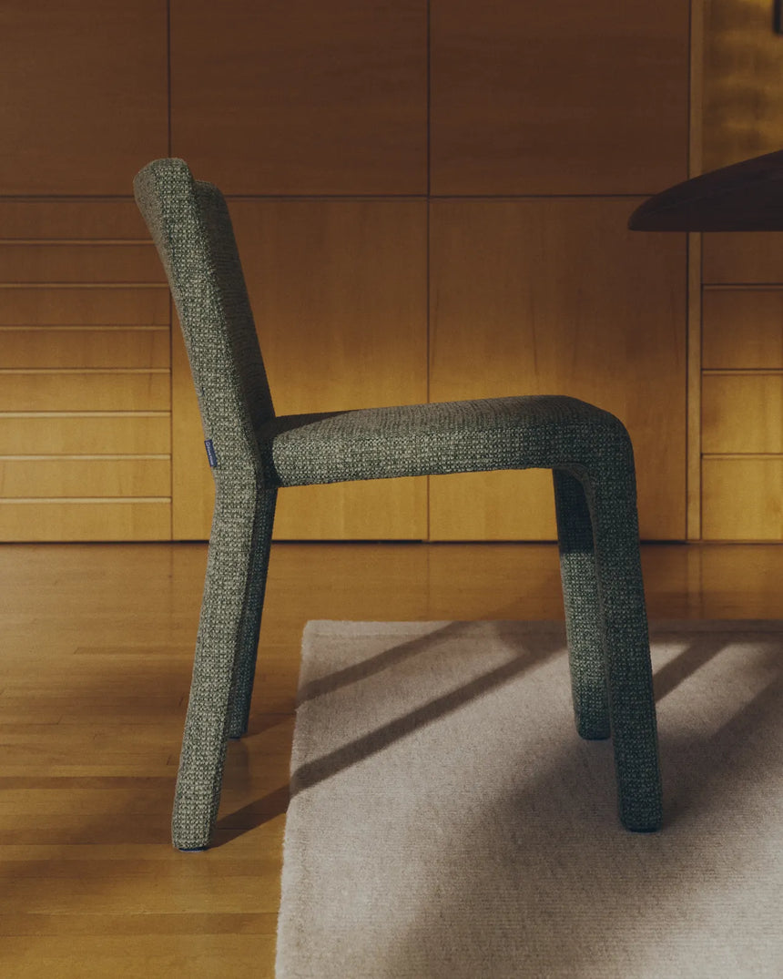 Stapelbarer Stuhl Loria mit Chenille FSC 100% von Kave Home – Bild 2