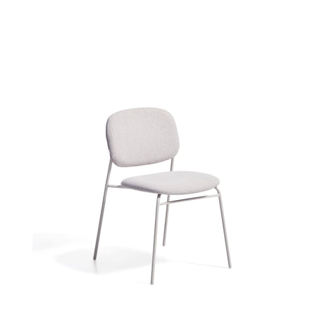 Stapelbarer Stuhl Meli mit beiger Chenille und beigen Metallbeinen FSC Mix Credit von Kave Home – Bild 1