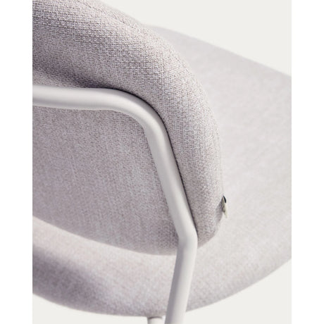 Stapelbarer Stuhl Meli mit beiger Chenille und beigen Metallbeinen FSC Mix Credit von Kave Home – Bild 10
