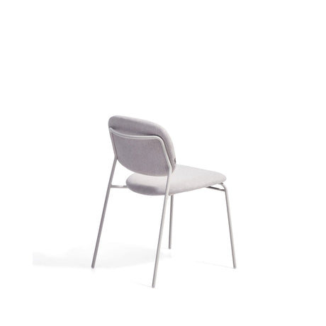 Stapelbarer Stuhl Meli mit beiger Chenille und beigen Metallbeinen FSC Mix Credit von Kave Home – Bild 5