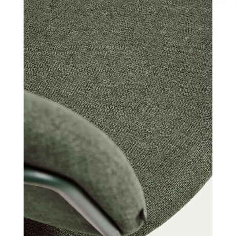 Stapelbarer Stuhl Meli mit grüner Chenille und grünen Metallbeinen, FSC Mix Credit von Kave Home – Bild 11