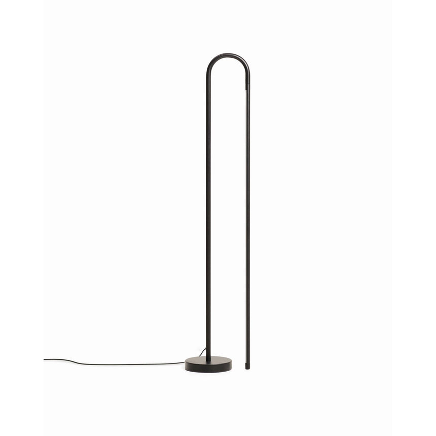 Stehlampe Bow aus schwarzem Aluminium von Kave Home – Bild 1