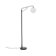 Stehlampe Eilo aus schwarzem Stahl mit Kugel aus mattiertem Glas von Kave Home – Bild 1